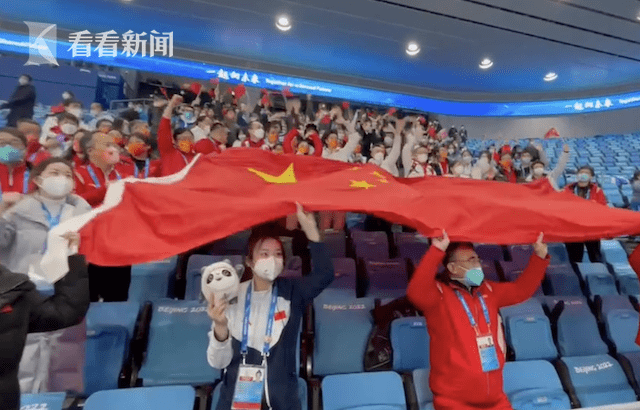  科维托娃回归赛场，精彩发挥首场状态亮眼，中国队观众沸腾！